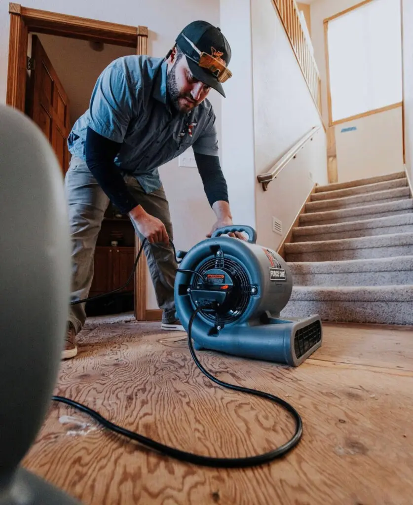 Xtreme-Restoration-Drying-home-after-water-damage-with-fans